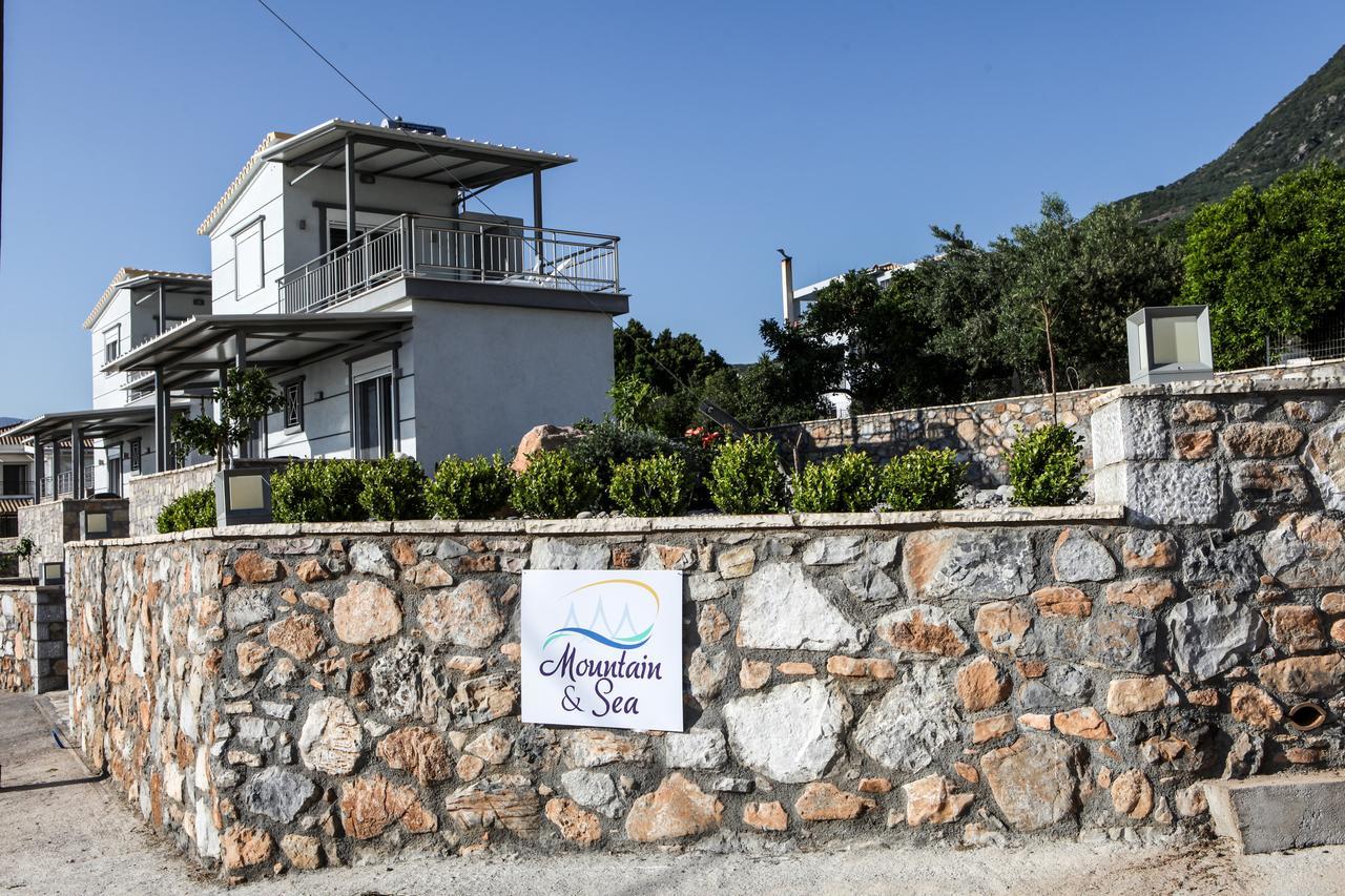 Mountain & Sea Apartamento Kalamata Exterior foto